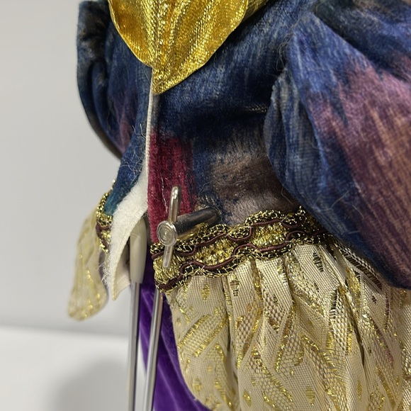 Dancing Musical Masquerade Pierrot Doll Christmas Around the World - Picture 9 of 15